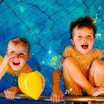 juguetes para piscina y playa para toda la familia